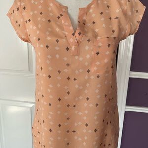 NWT Womens BR Peach cap sleeve v neck tee with diamond print, Size PXXS